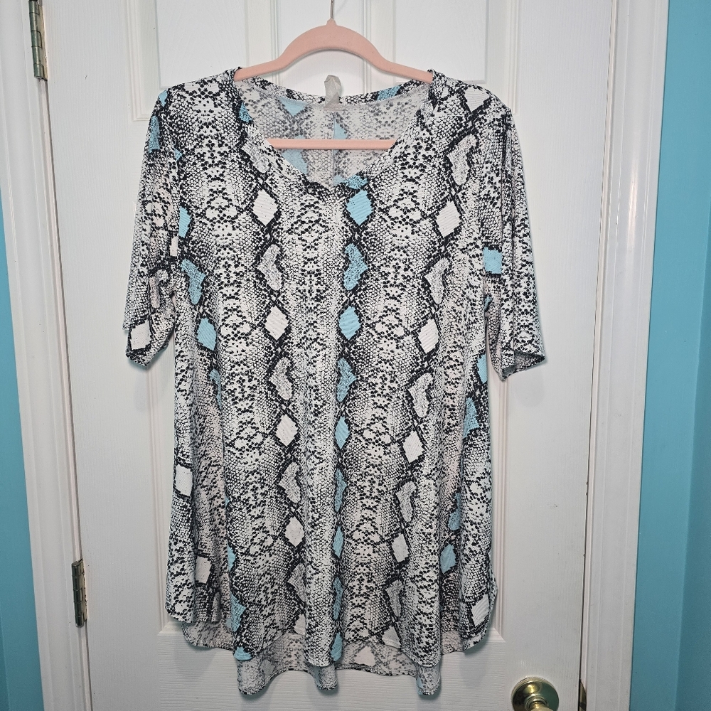 Stylish Snake Print Women's Top Size 1XL